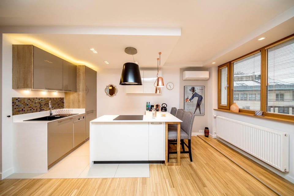 Kitchen or kitchenette, Living room, Dining area