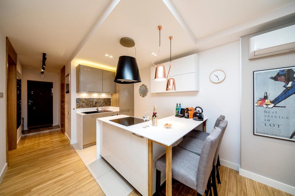 Coffee/tea facilities, Kitchen or kitchenette, Living room