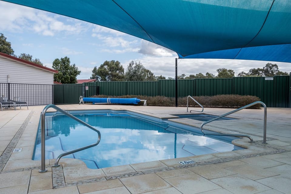 Swimming pool, Swimming pool