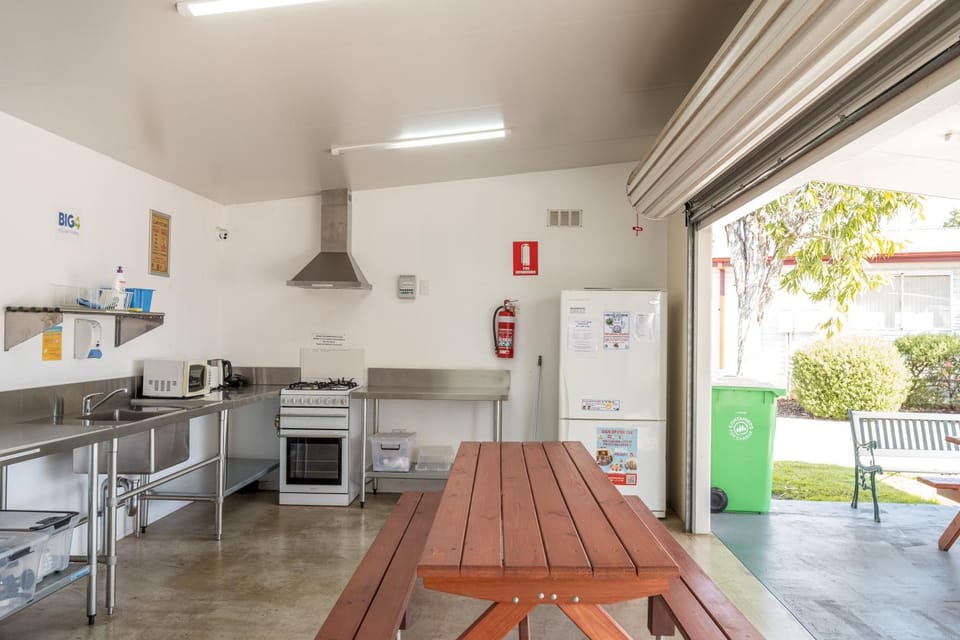 BBQ facilities, Kitchen or kitchenette, Kitchen or kitchenette, oven