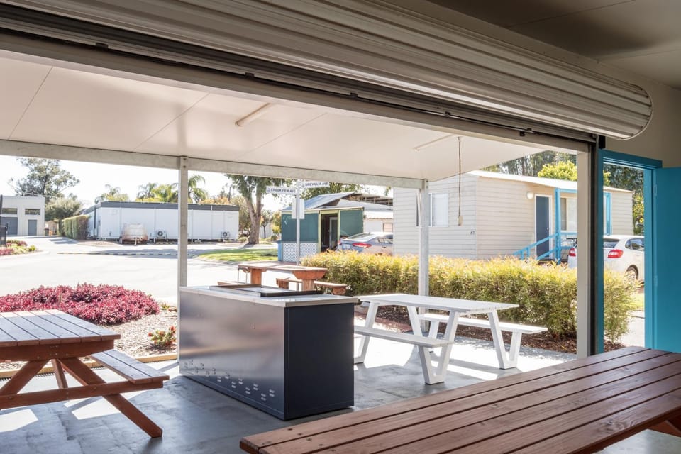 BBQ facilities, Kitchen or kitchenette