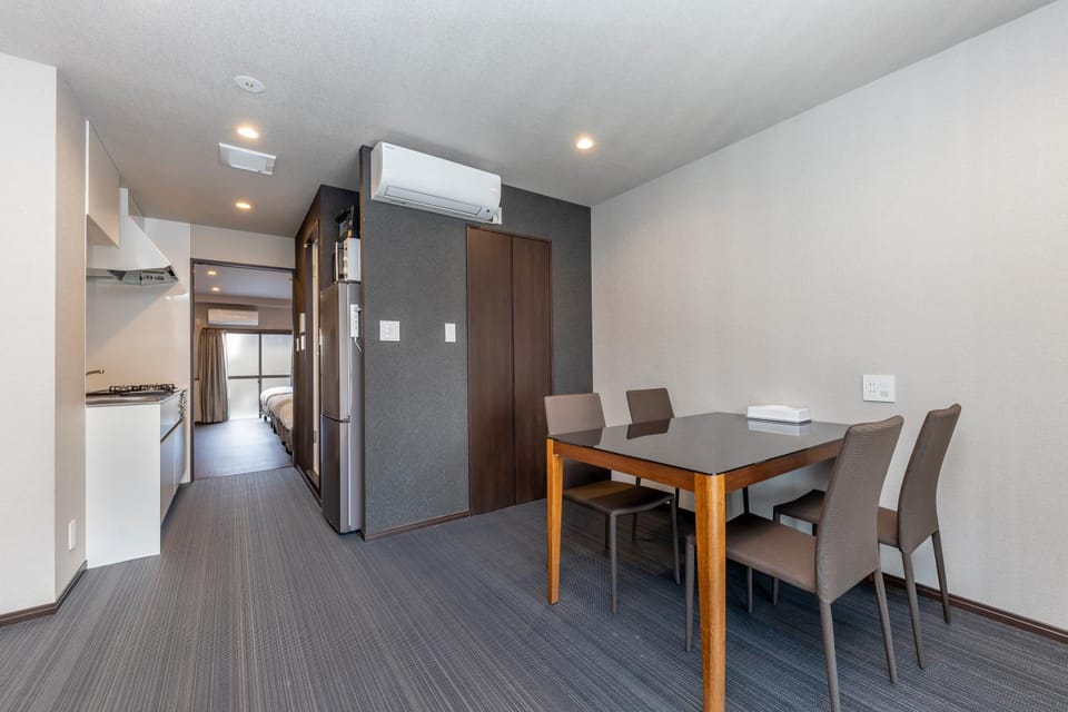 Day, TV and multimedia, Kitchen or kitchenette, Living room, Photo of the whole room, Seating area
