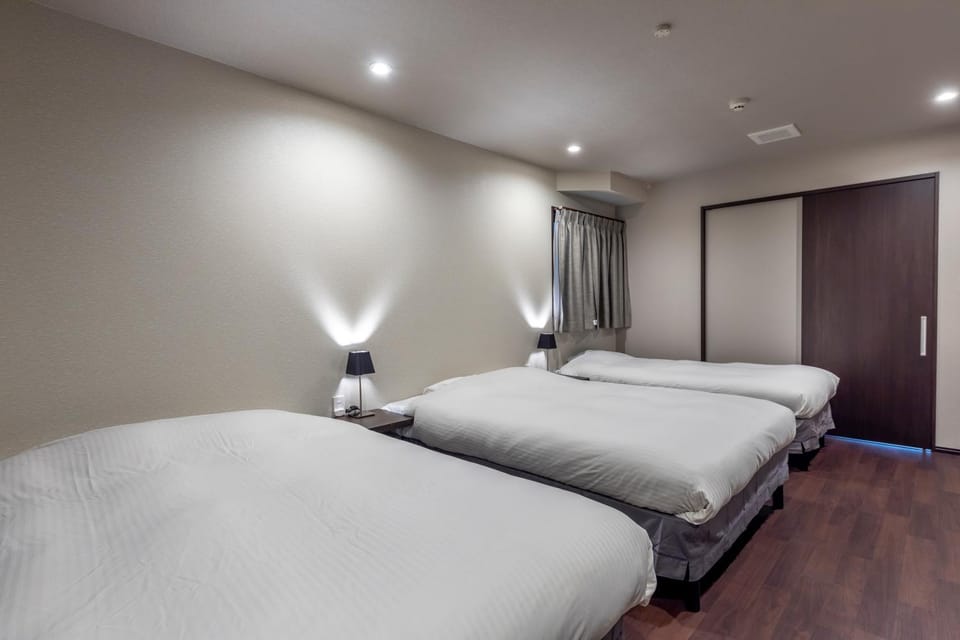 Bed, Night, Photo of the whole room, Bedroom