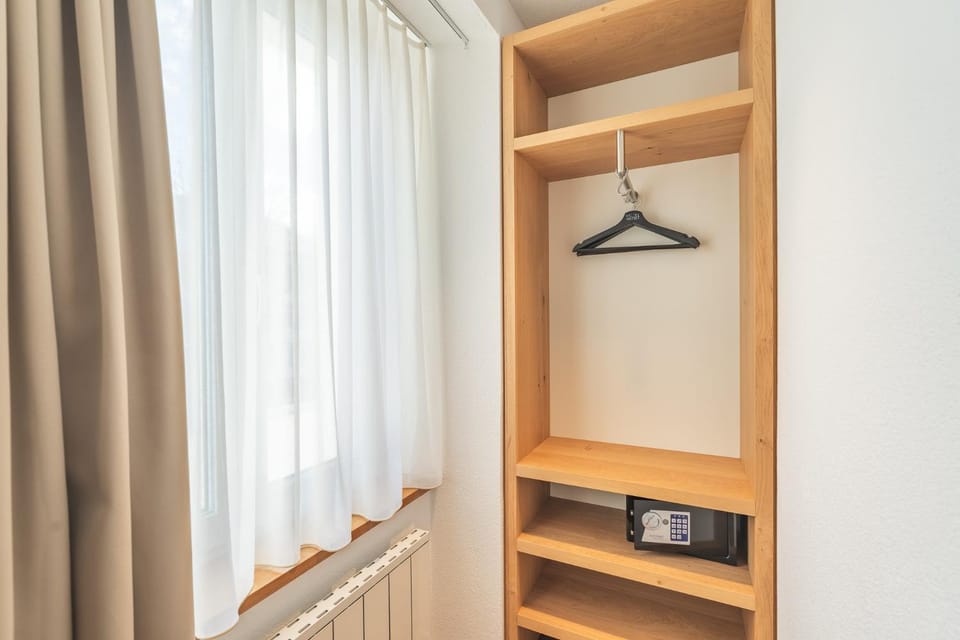 safe, wardrobe