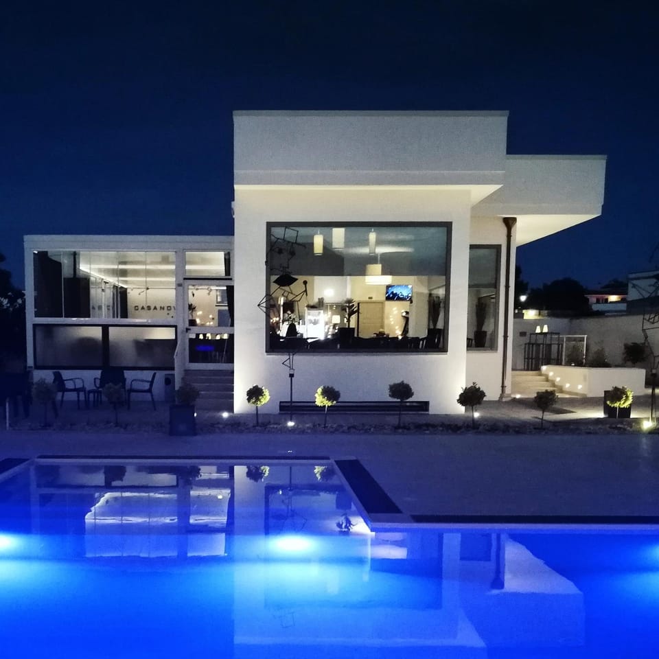 Property building, Swimming pool, Swimming pool