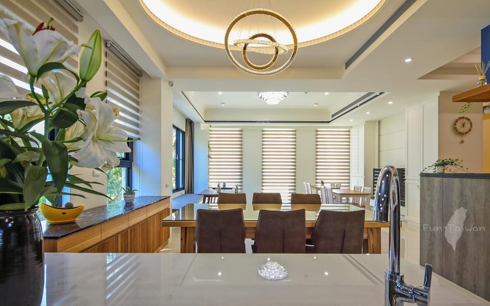 Restaurant/places to eat, Communal lounge/ TV room, Lounge or bar, Communal kitchen