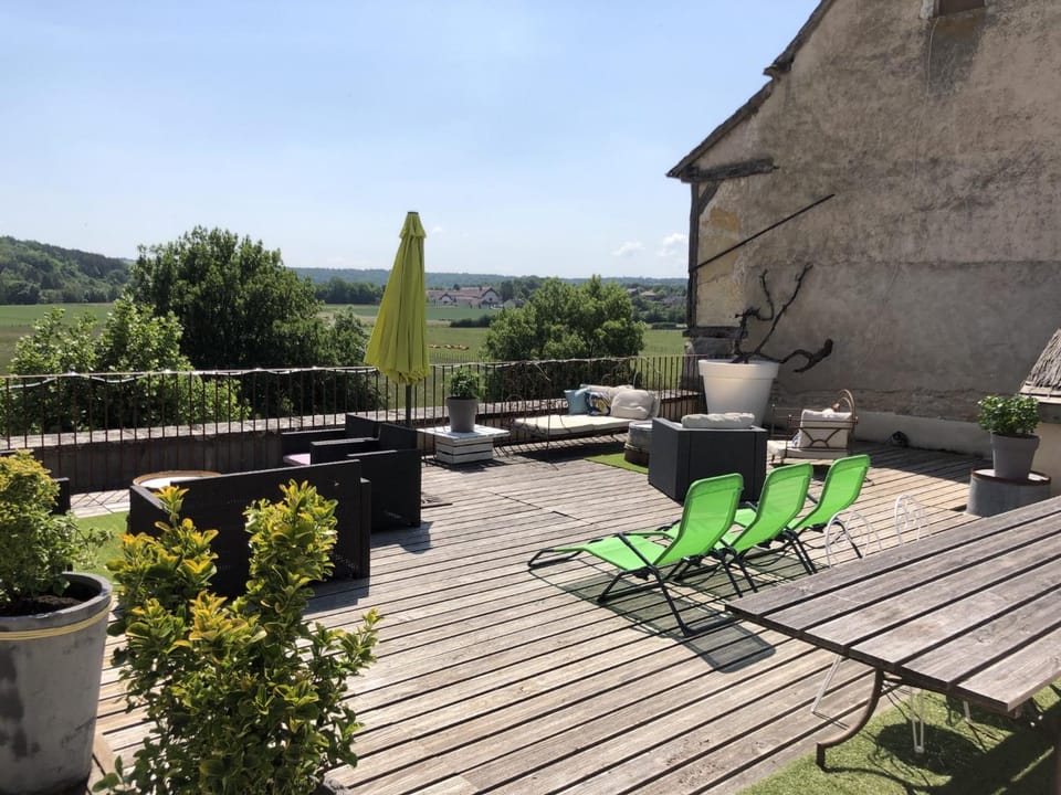 Patio, BBQ facilities, Balcony/Terrace