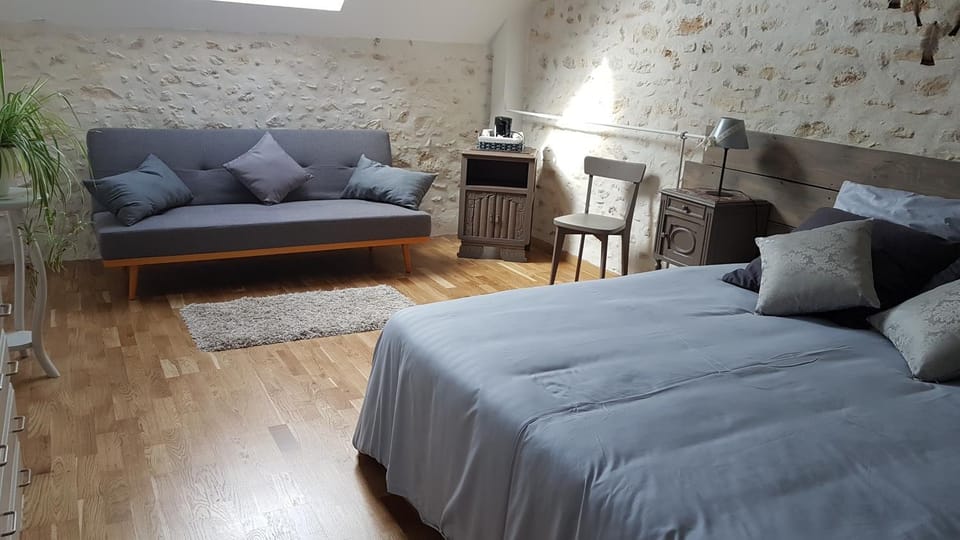 Bed, Photo of the whole room