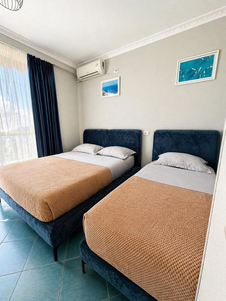 Bed, Photo of the whole room, Bedroom, air conditioner