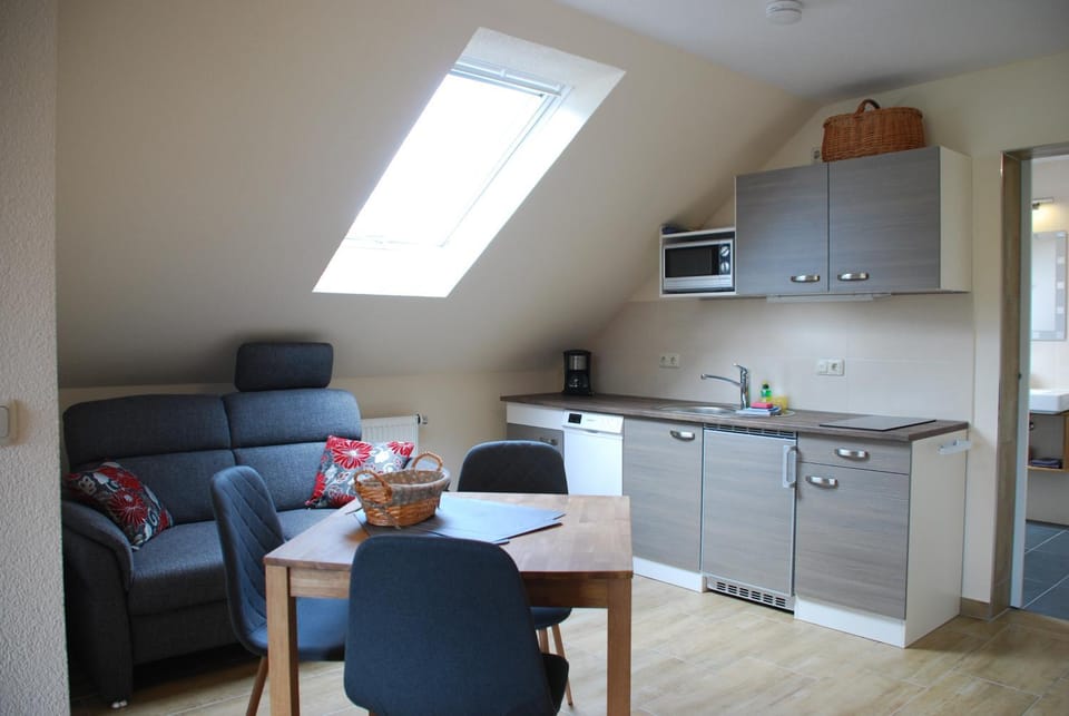 TV and multimedia, oven, pet friendly