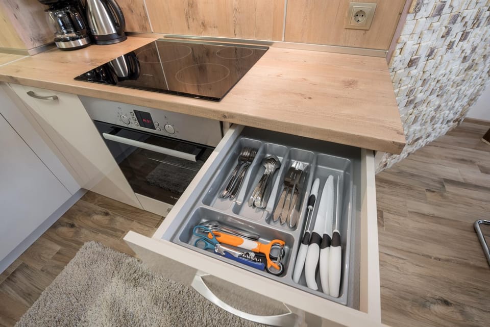 Coffee/tea facilities, Kitchen or kitchenette