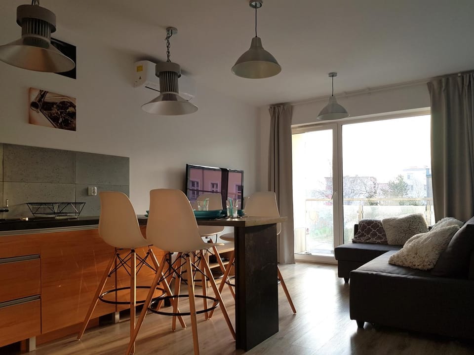 TV and multimedia, Kitchen or kitchenette, Seating area, Dining area