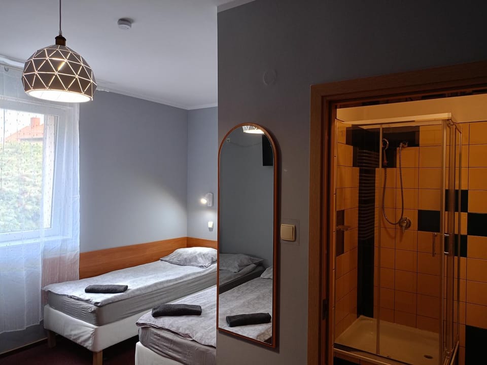 Library, Balcony/Terrace, Photo of the whole room, Breakfast, children, internet, locker, room service, room service, storage, towels, wedding