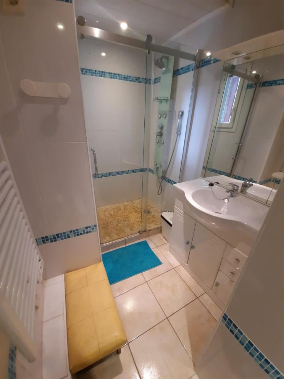 Bathroom, Swimming pool