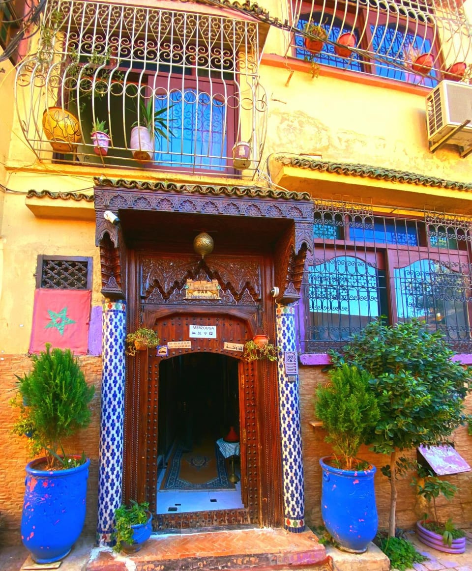 Property building, Facade/entrance, Day, Entertainment, acessibility