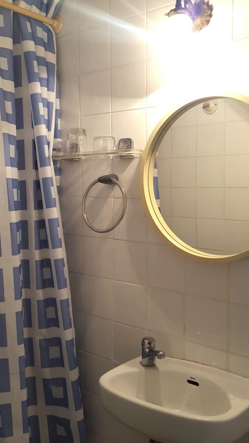 Hostal Lima Bed and Breakfast in Barcelona