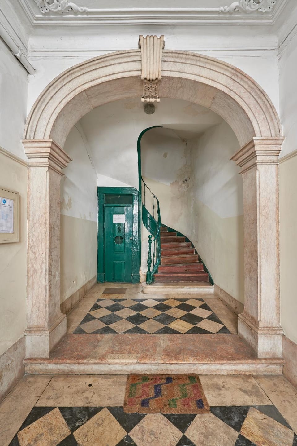 Facade/entrance