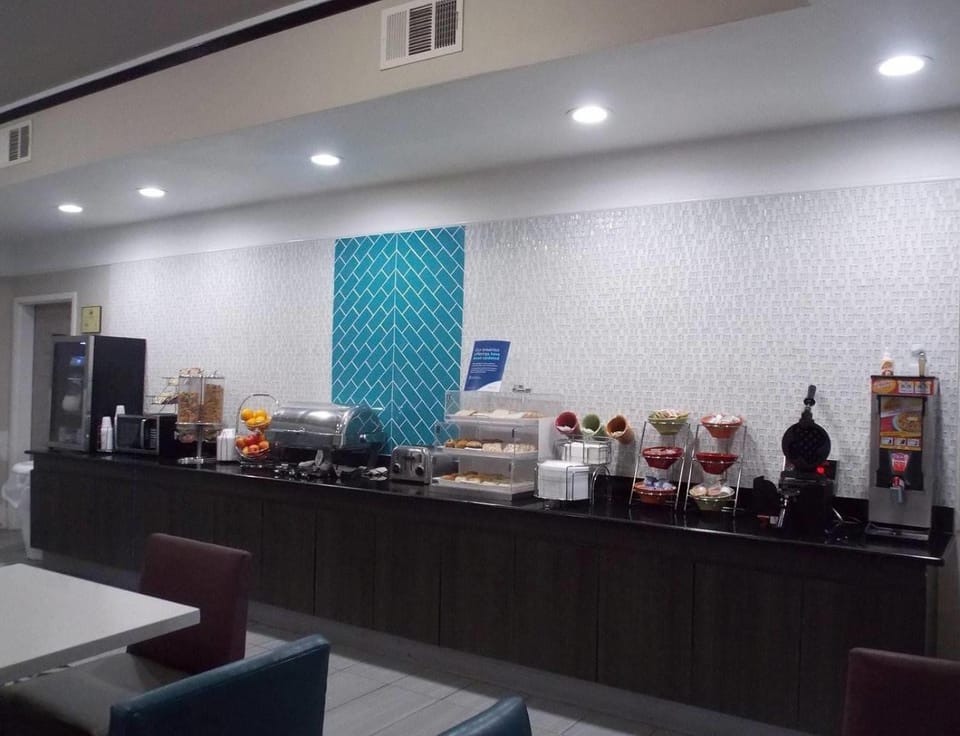 Breakfast, Buffet breakfast