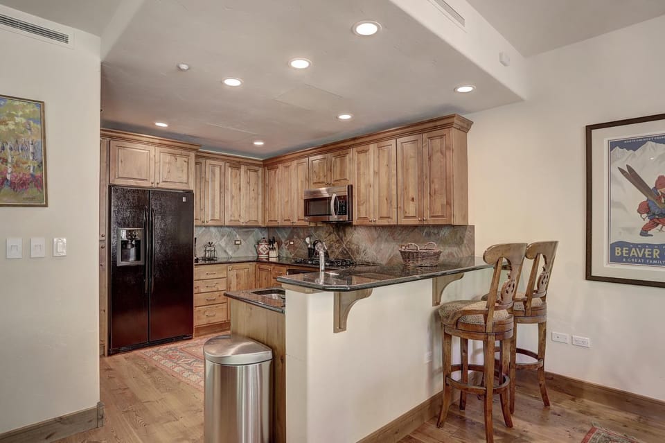 Elegant Updated 3 Bedroom Condo At One Arrowhead Place Condo Apartment in Edwards
