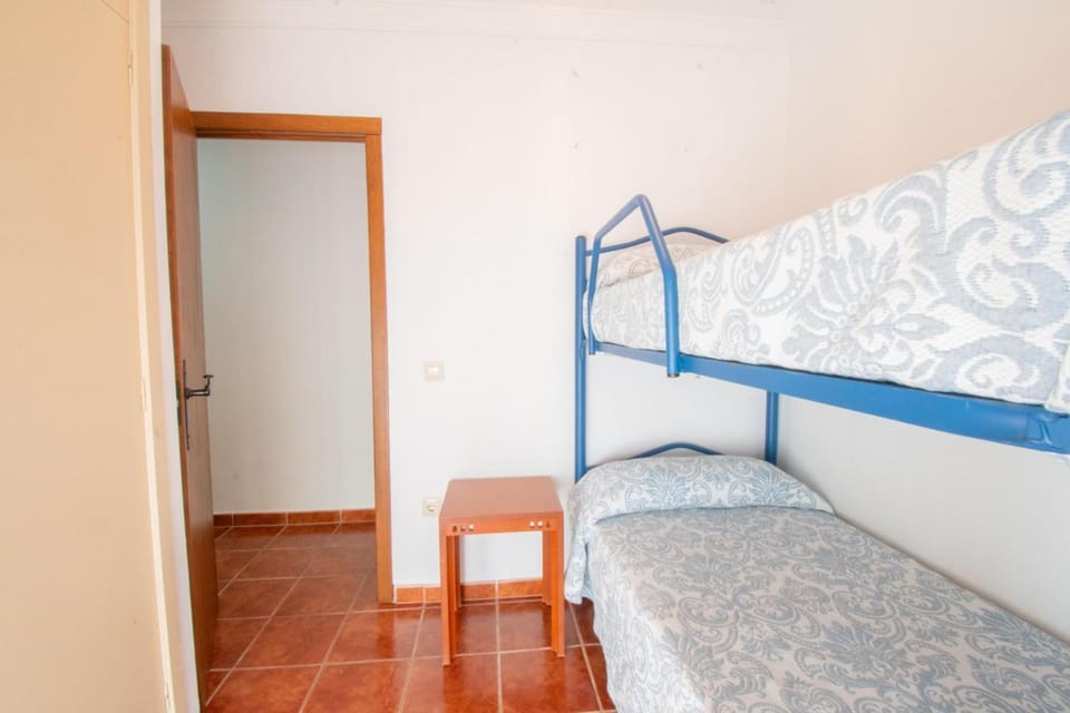 Bedroom, bunk bed