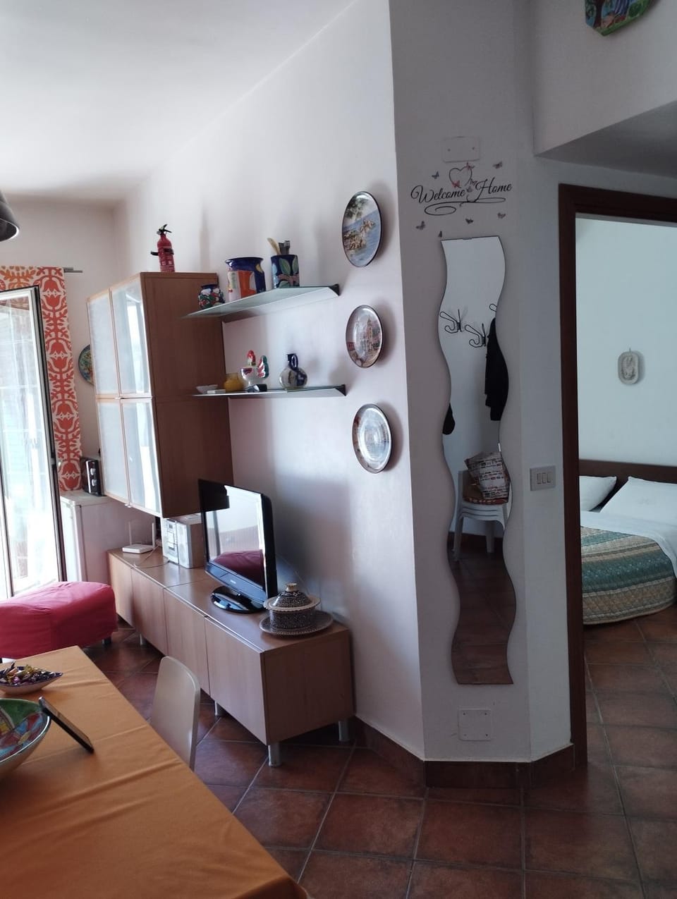 Bed, Living room, Photo of the whole room, Seating area, Dining area