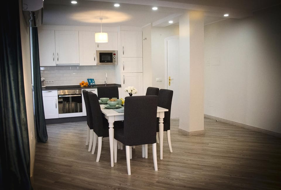 Kitchen or kitchenette, Communal kitchen