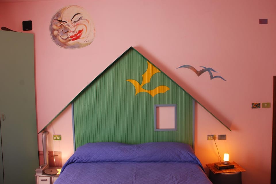 Bed, Decorative detail