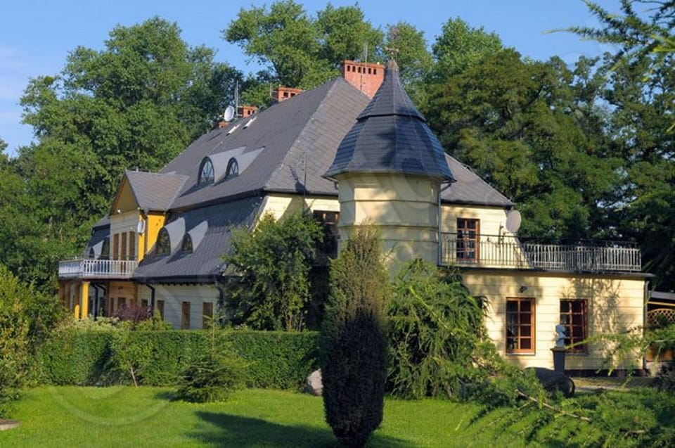 Property building, On site