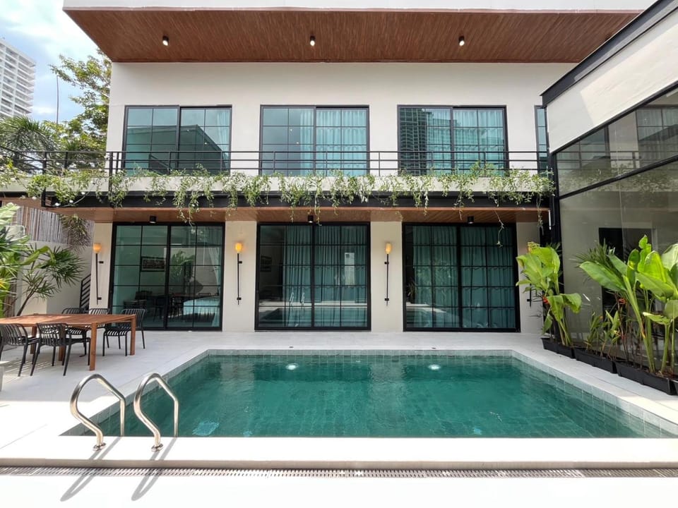 Balcony/Terrace, Swimming pool