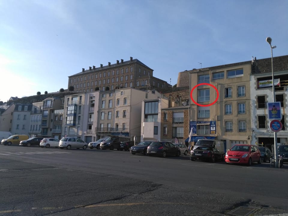 Facade/entrance, Sea view