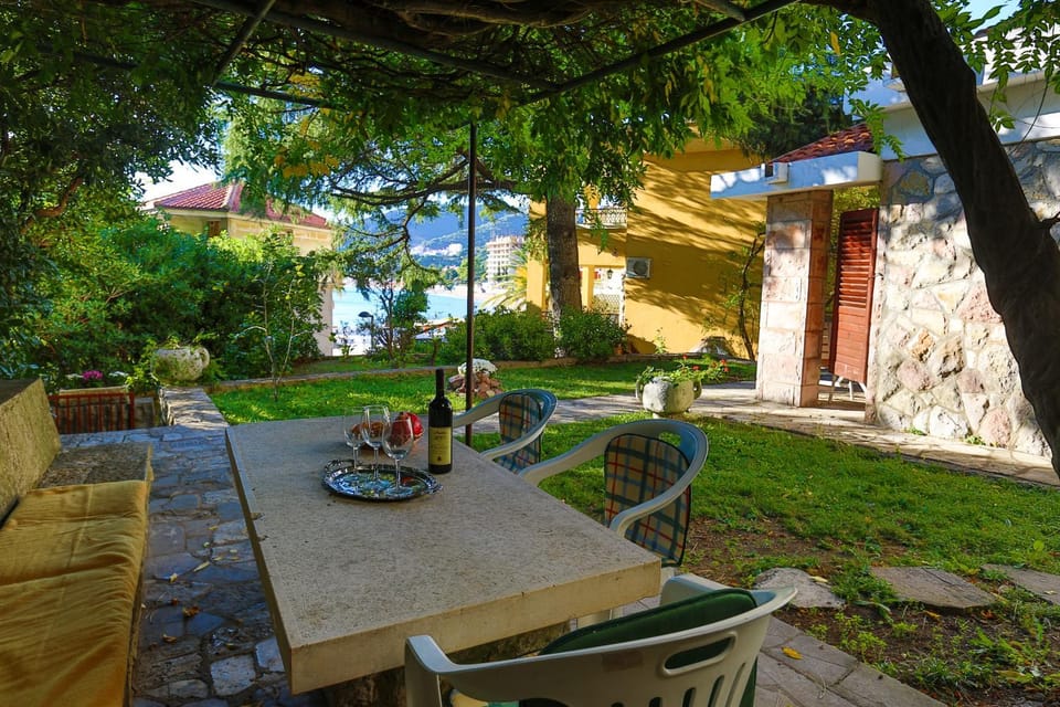 Garden view, Quiet street view