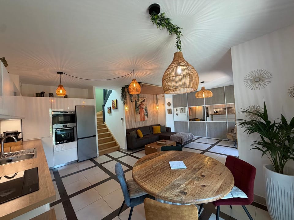 Le Gahignon House in Nouvelle-Aquitaine