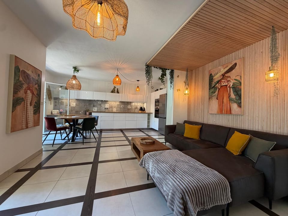 Le Gahignon House in Nouvelle-Aquitaine