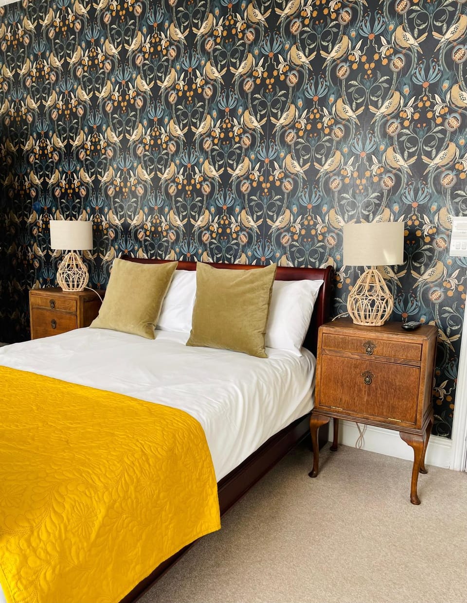 Rooms At The Rosebery Inn in Norwich