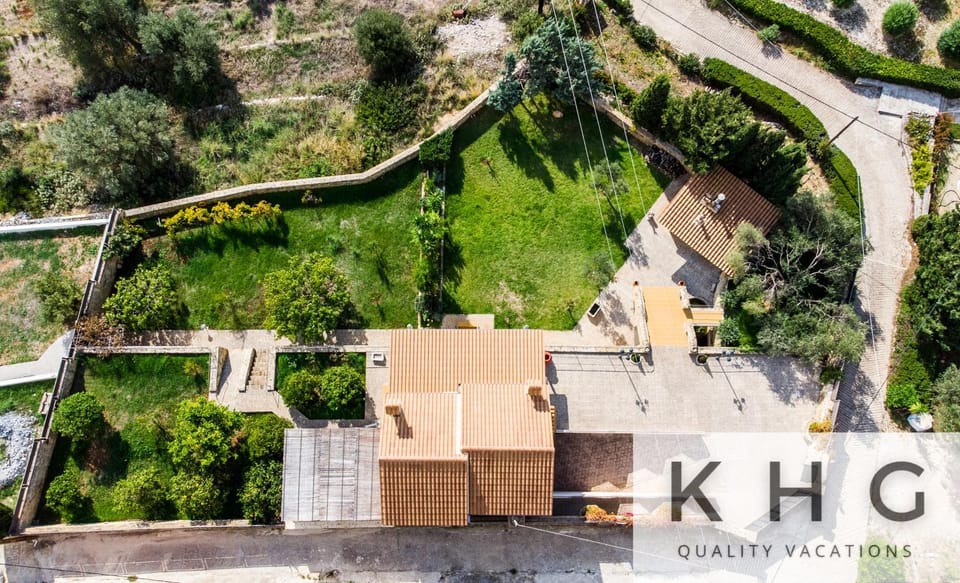 Property building, Bird's eye view, Garden