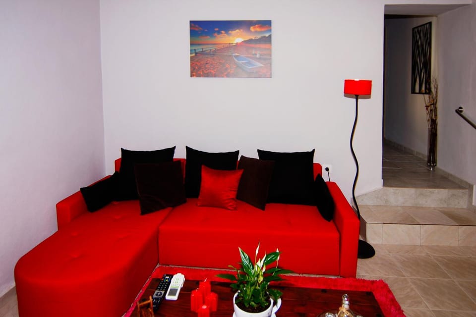 TV and multimedia, Seating area