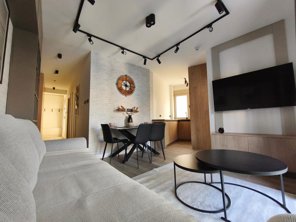 TV and multimedia, Living room, Dining area