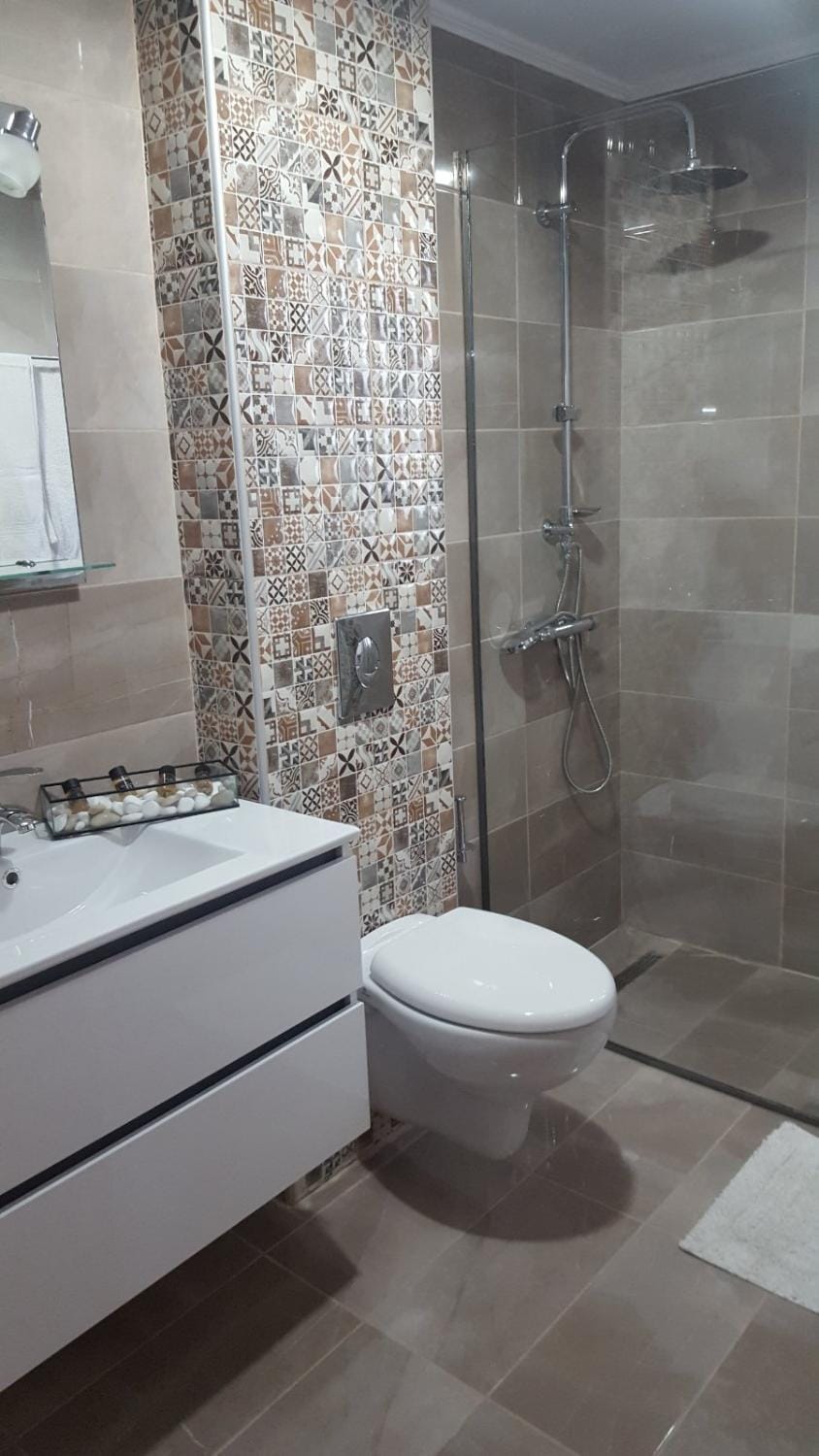 Shower, Toilet, Bathroom