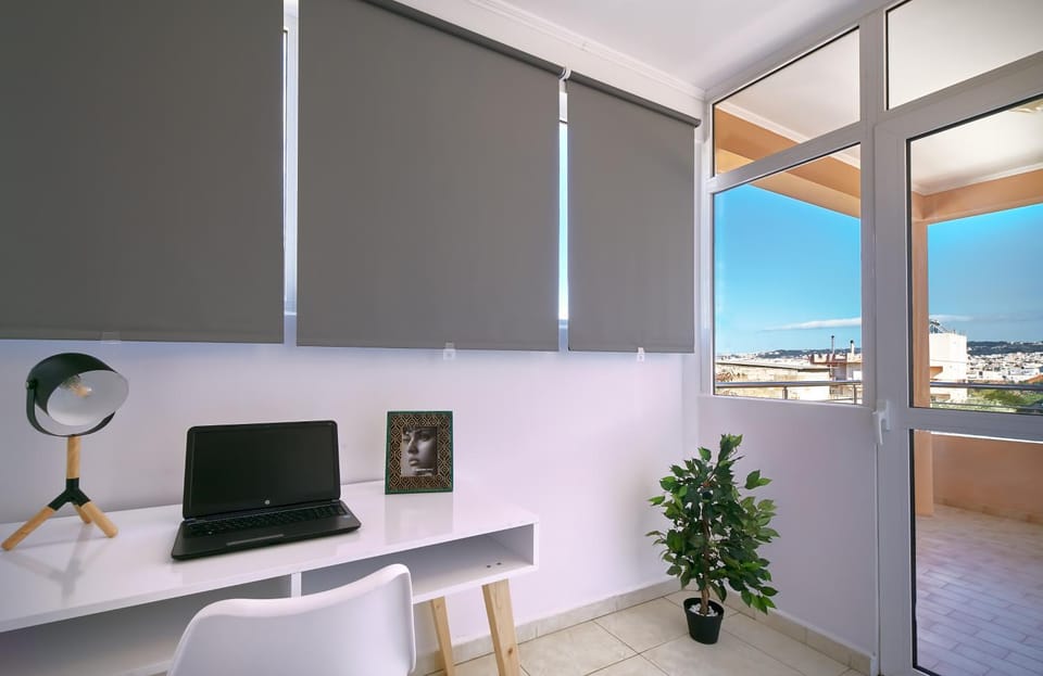 Balcony/Terrace, City view