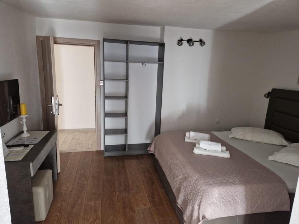 Apartments Petrović Apartment in Makarska