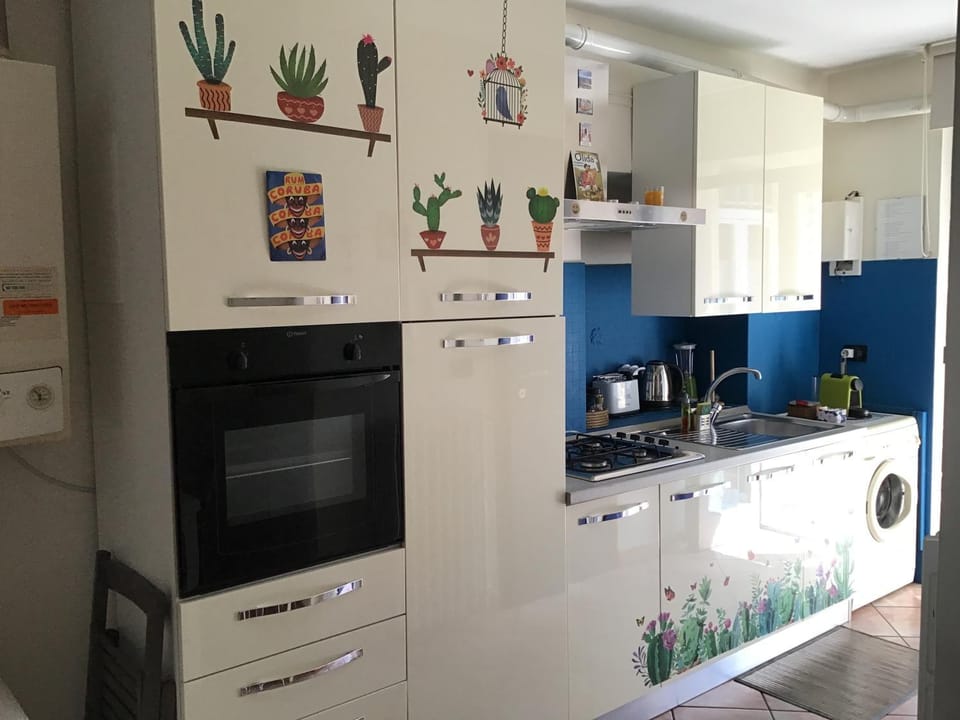 Coffee/tea facilities, Kitchen or kitchenette, pet friendly, stove, toaster, kitchen