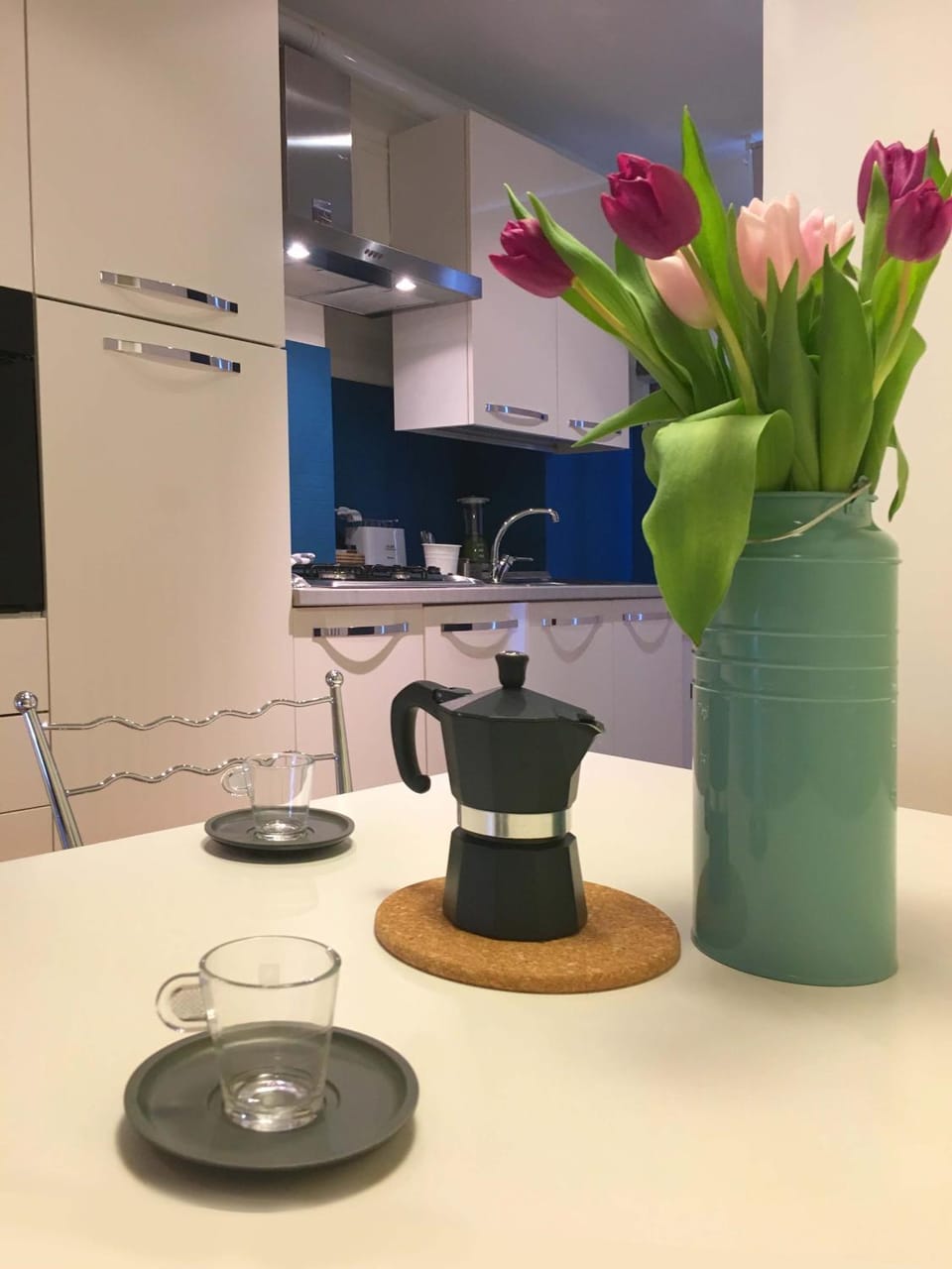 Coffee/tea facilities, Kitchen or kitchenette, Dining area