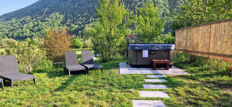 Garden, Hot Tub, Spa and wellness centre/facilities