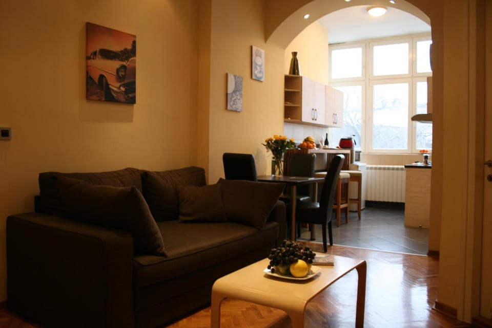 Kitchen or kitchenette, Living room