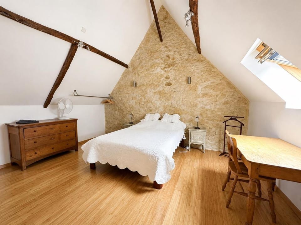 Bed, Photo of the whole room