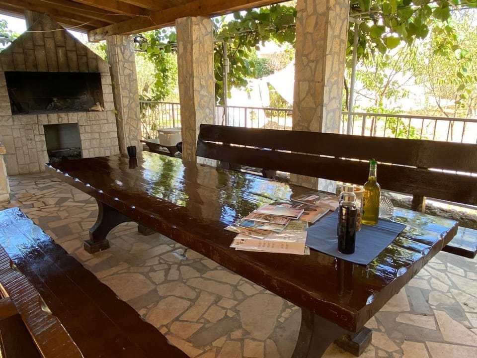 Location, children, Family