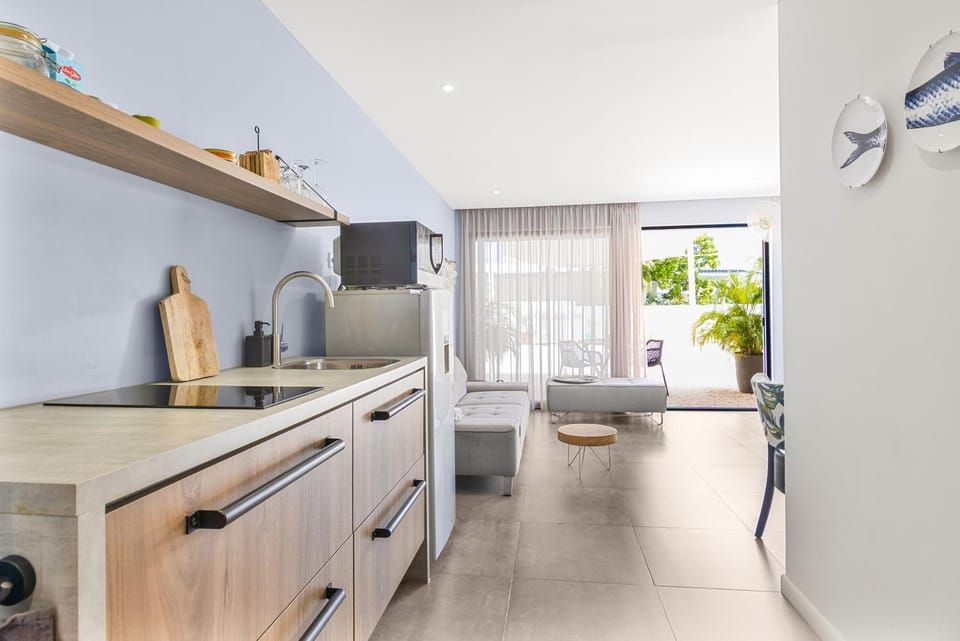 Living room, oven, kitchen