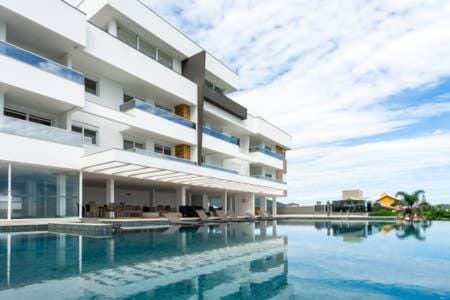 Property building, Sea view, Swimming pool