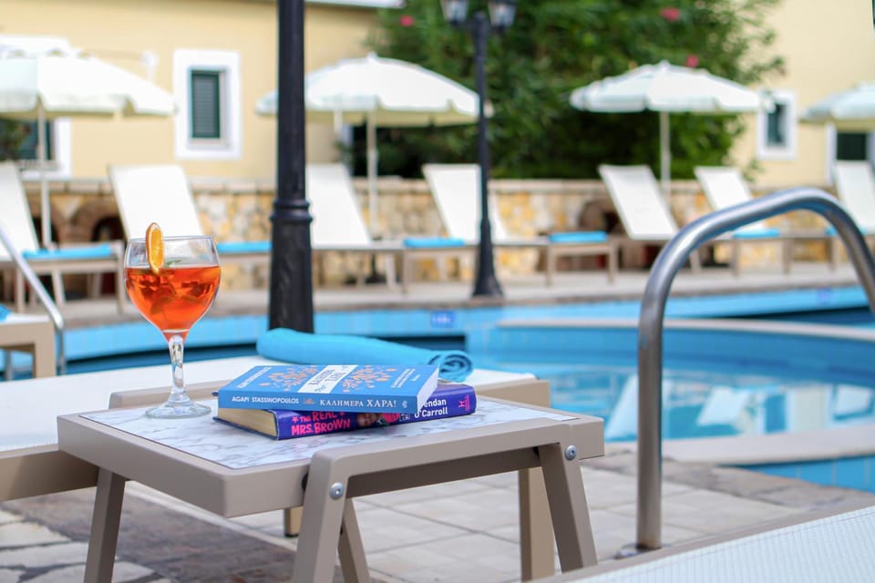 Restaurant/places to eat, Swimming pool