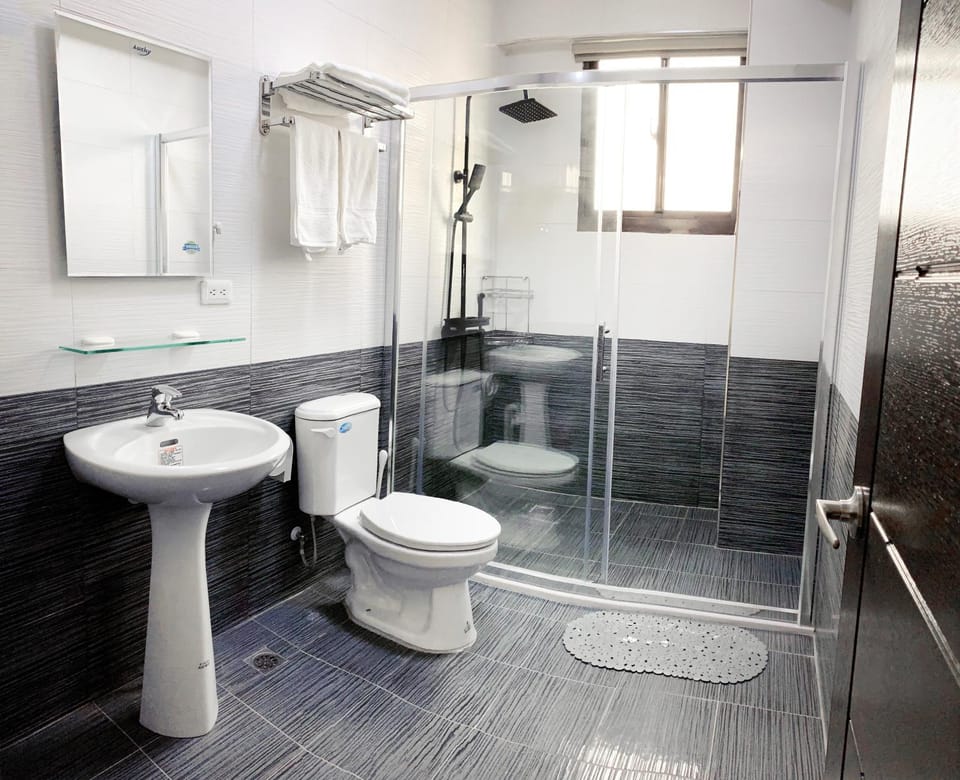 Shower, Toilet, Bathroom